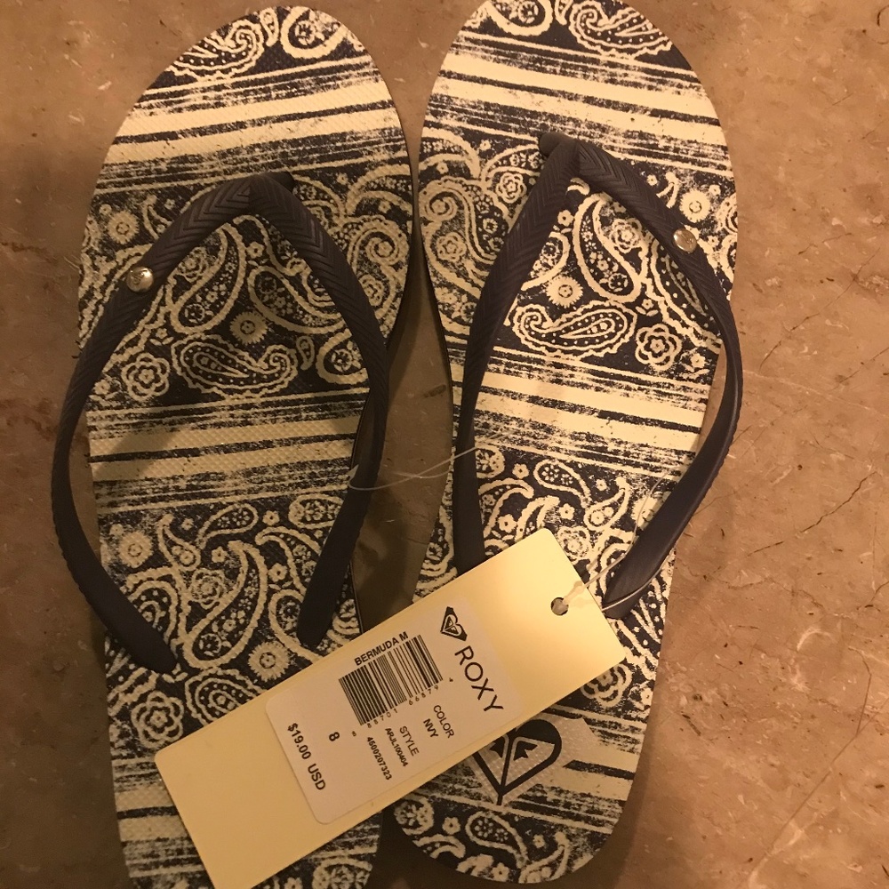 Roxy flip flops